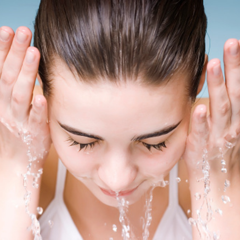 How to wash your face?  Right way